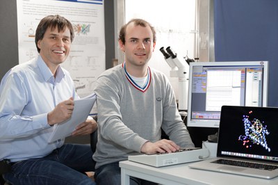 Prof. Christoph Fahlke (l.) und Dr. Jan-Philipp Machtens vom Jülicher Institute of Complex Systems
