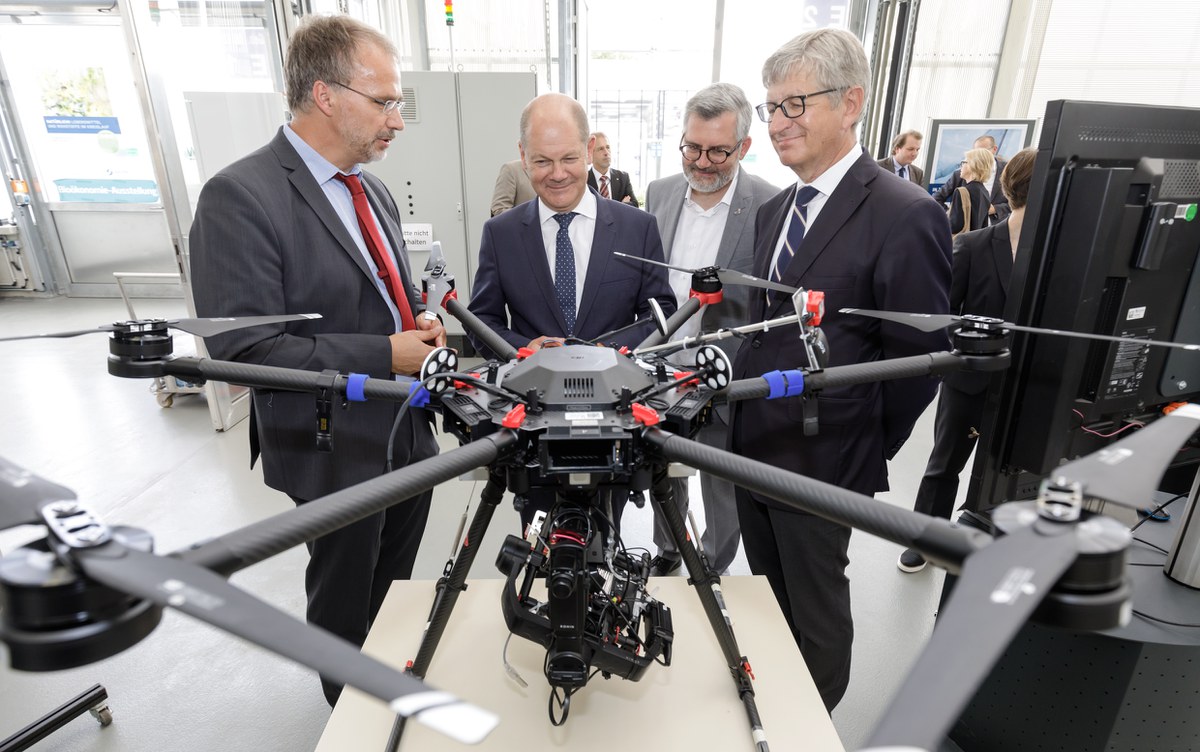 Besuch von Vizekanzler und Bundesfinanzminister Olaf Scholz am Forschungszentrum Jülich