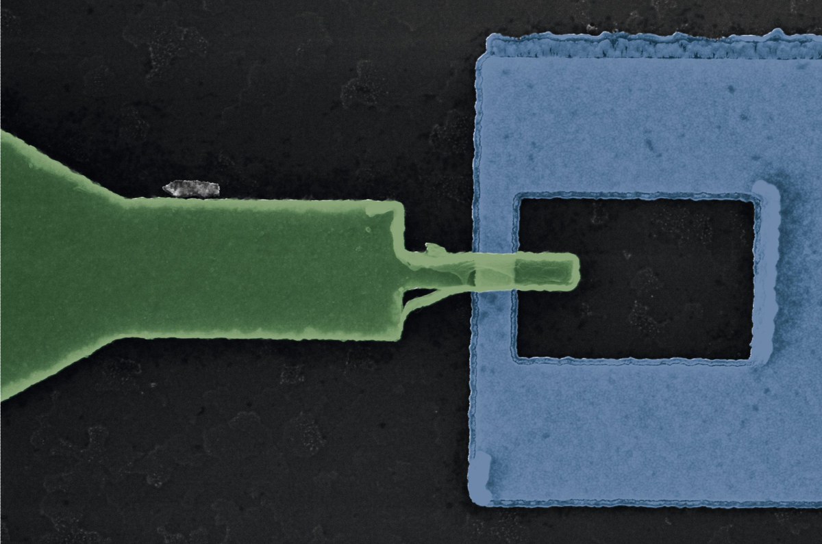 2021-10-25-memristives-element-220.jpg