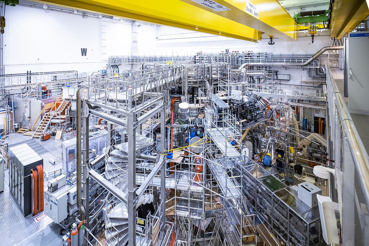 500 000 Watt, vier Sekunden: Erfolgreicher Start für Heizsystem mit Radiowellen in Wendelstein 7-X