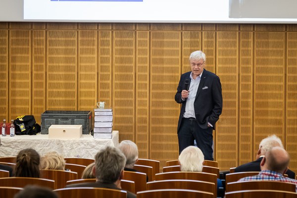 Prof. Dr. Jaeger während der ‚Closing Remarks‘ zum Symposium 