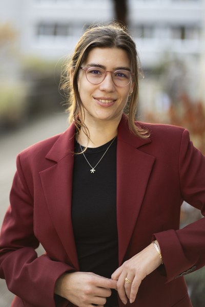 Dr. Rebecka Molitor erhält KlarText-Preis für Wissenschaftskommunikation