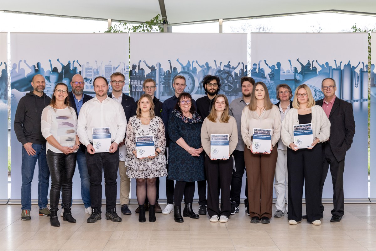 FZJ Trainees Celebrate Successful Completion of Training