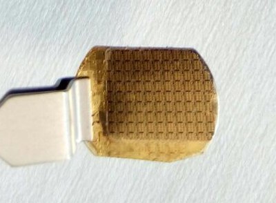 2017-07-19-halbleiter-metall-substrat-chip.poster.jpeg