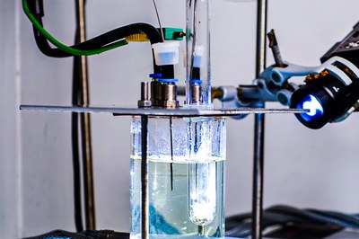 Mit feinen Bläschen zu effizienteren Katalysatoren