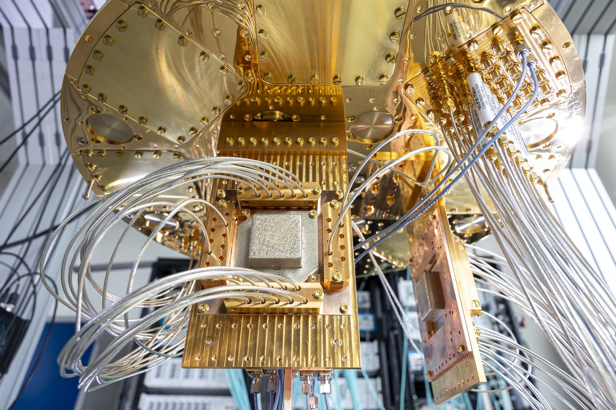 Detail of a cryostat in Forschungszentrum Jülich’s new quantum computer laboratory. Copyright: - Forschungszentrum Jülich / Sascha Kreklau