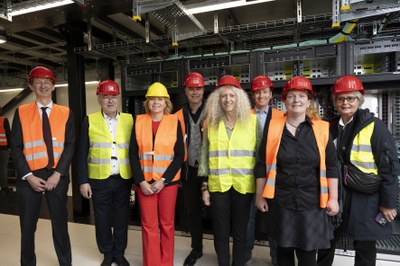 EU-Kommissarin Henna Virkkunen besucht Forschungszentrum Jülich