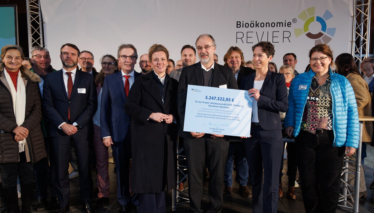 Modellregion Bioökonomie im Rheinischen Revier: Transformationscluster BioökonomieREVIER gestaltet das Innovationssystem der Region