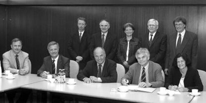 2002-45-NeuerSuperrechner13-sw-klein_jpg