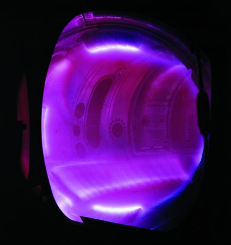 2006-08-30_EODI_Kernfusion_Innen_klein_jpg