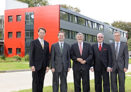 Thomas Rachel, MdB weiht energieeffizientes Gebäude im Forschungszentrum Jülich ein und verabschiedet den Leiter des Projektträgers Jülich, Dr. Ulrich Schlüter