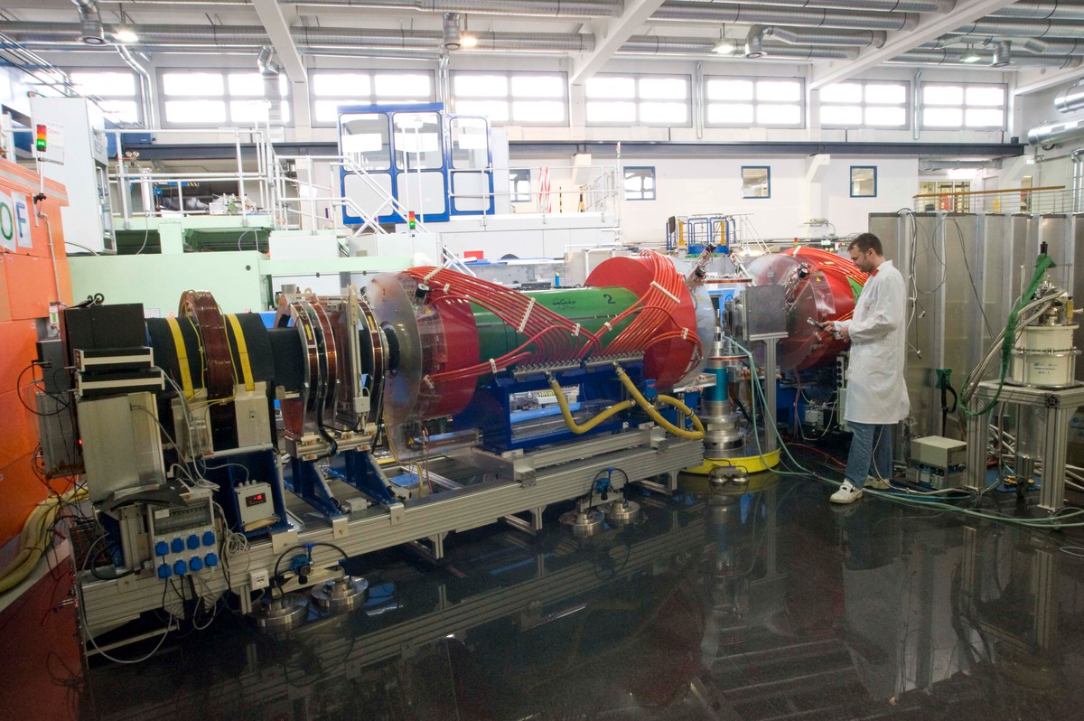 Blick auf das Jülicher Neutronenspinechospektrometer