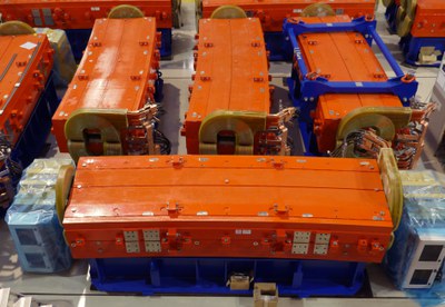 Schwere Magnete für winzige Teilchen