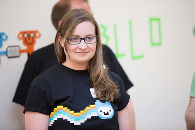 Claudia Frick als Mentorin bei Jugend hackt in Köln.