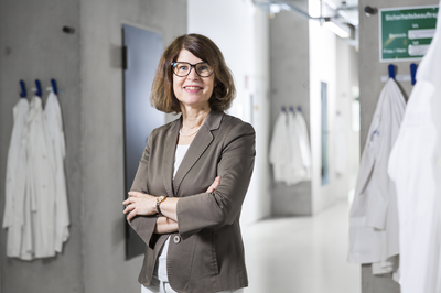 Prof. Katrin Amunts, Direktorin des Jülicher Instituts für Neurowissenschaften und Medizin und stv. Vorsitzende des Deutschen Ethikrates 