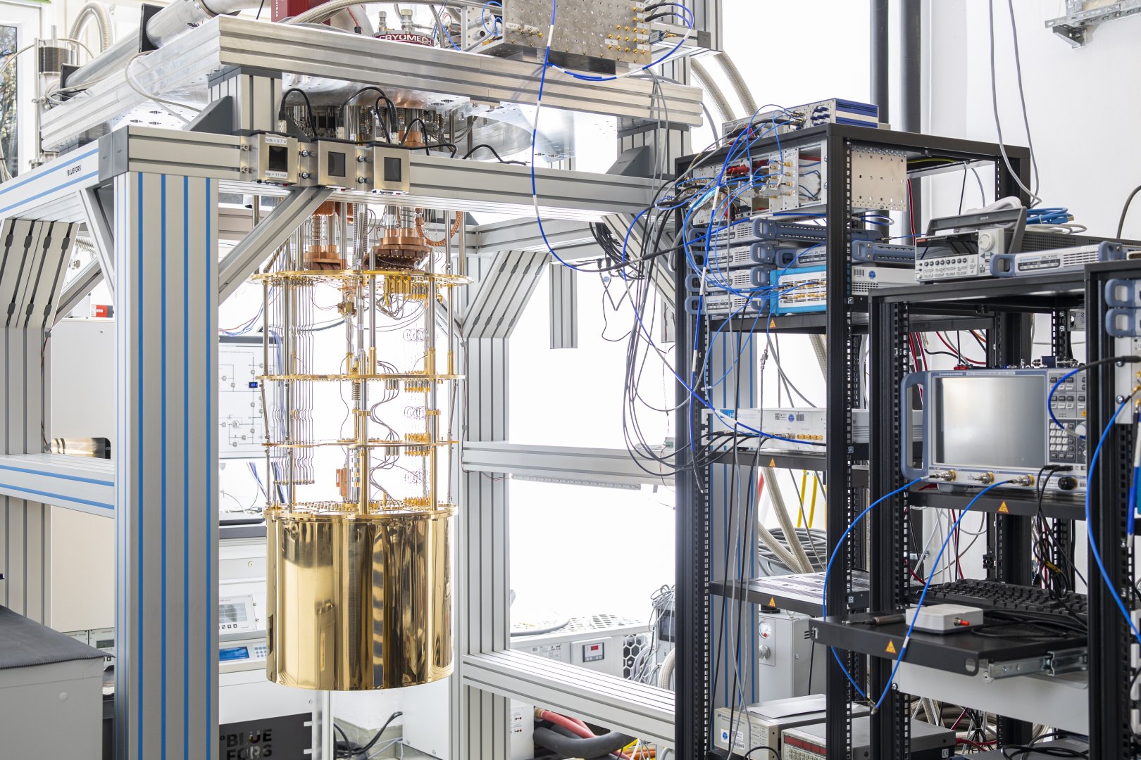 Helmholtz Quantum Center (HQC)