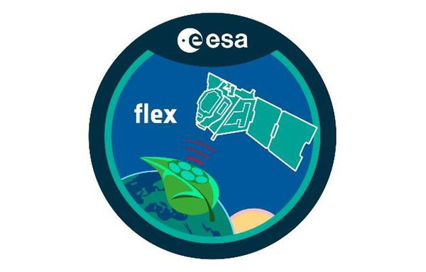 Ein Gerät mit Solarmodulen schwebt über einer grünen und blauen Kugel. (Mistral: Pixtral Large 2411, 2026-03-17)