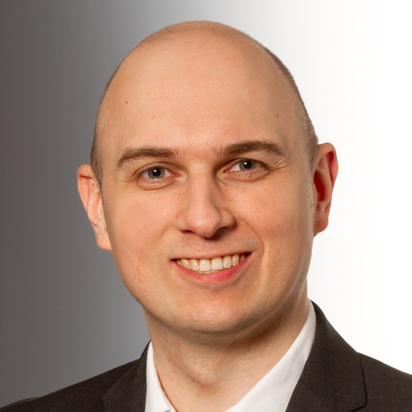 Dr. Henri Karhula