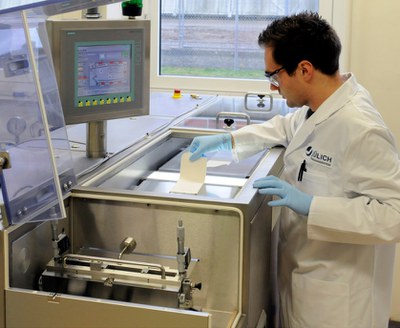 Gastrennmembrane_Foliengiessbank.poster.jpeg