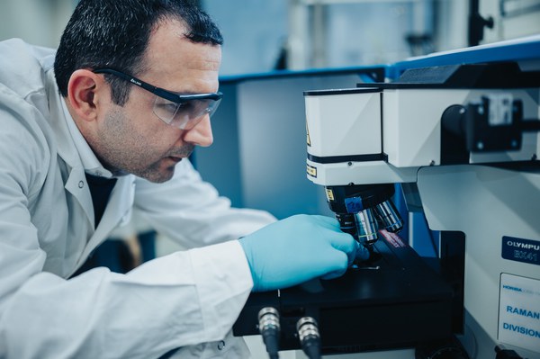 Neue Methode zur Untersuchung der Elektrode-Elektrolyt-Interphase entwickelt