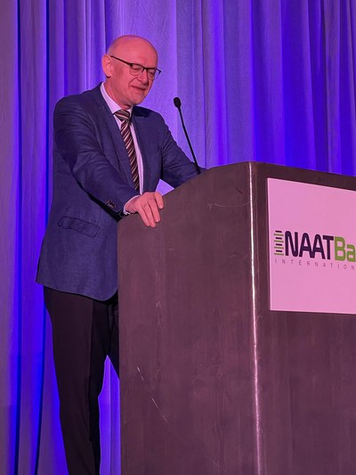 Martin Winter mit NAATBatt Lifetime Achievement Award ausgezeichnet