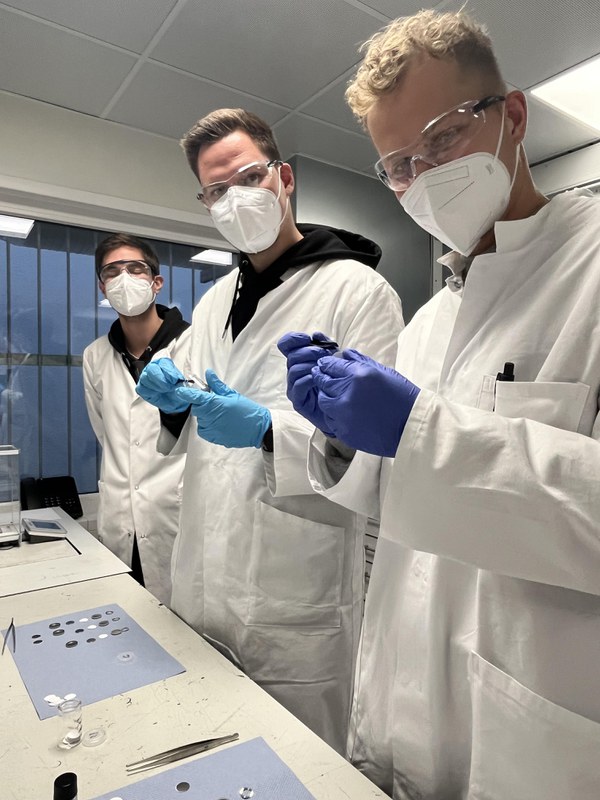 Studierende tauchen in die Zukunft der Batterien ein