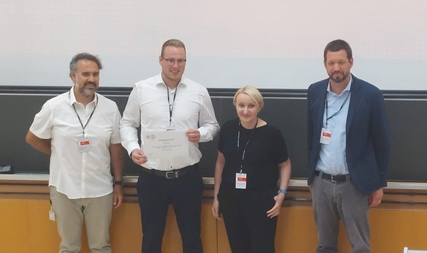 Doktorand Matthias Weiling vom Helmholtz-Institut Münster gewinnt Posterpreis