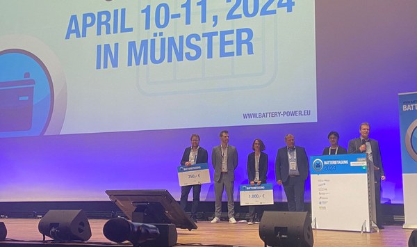 Doktorand Sebastian Paul Kühn vom Helmholtz-Institut Münster gewinnt Posterpreis
