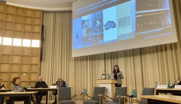 NRW-Akademie: Hirnforschung, Medienkunst und Literatur im Dialog