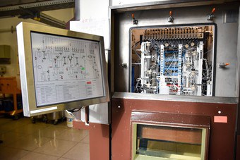 Automated synthesis of PET tracers