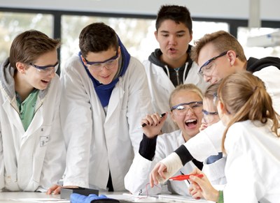 Einstiegsmöglichkeiten für Schüler:innen und Auszubildende