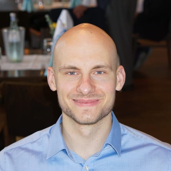 Wissenschaft online: „Salty Solution?: Chancen und Herausforderungen der direkten Meer-und Abwasserelektrolyse", Jan Uecker (INW-2)