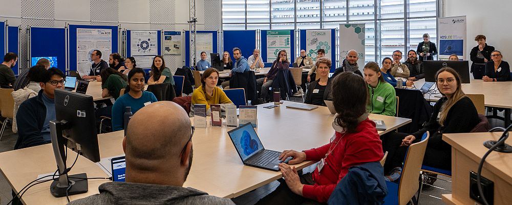 Subject-specific presentations at Research Data Day 2024 in the JSC rotunda conference room at FZJ
