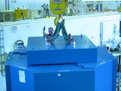 Neues von der HBS: Erster Neutronenstrahl aus der JULIC Neutronenplattform