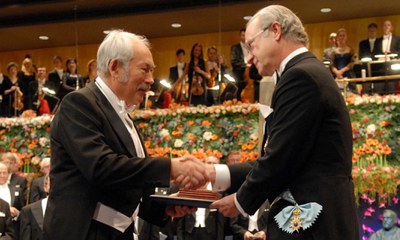 Prof. Peter Grünberg received the Nobel Prize in 2007. © The Nobel Foundation 2007 Photo: Hans Mehlin