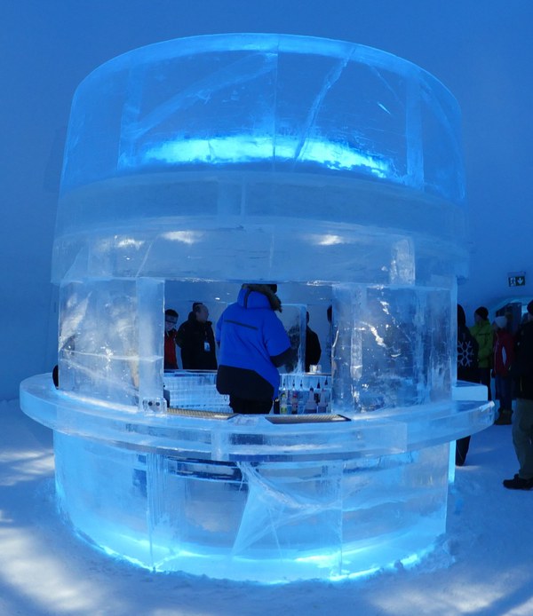 Icebar. Picture by Peter Preusse, FZJ.