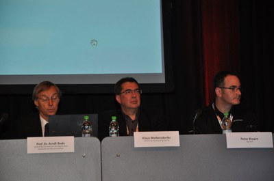 Klaus Wolkersdorfer on the panel for the European Open File System Initiative (EOFS); Arndt Bode (LRZ) on the left and Peter Bojanic (Xyratex, instead of Peter Braam) on the right.