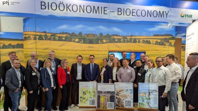 Innovationscluster BioökonomieREVIER auf der Hannover Messe 2025: Algenbasierte Abwassersäuberung und Düngerproduktion