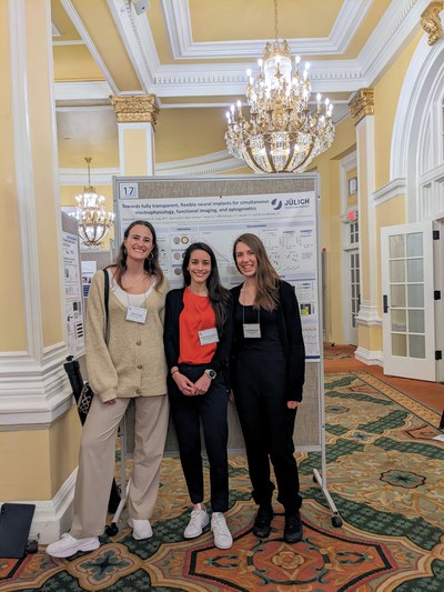 IBI-3 colleagues Viviana Rincón Montes, Marie Jung & Lina Koschinski at the Gordon Research Symposium on Neuroelectronic Interfaces in Galveston (USA), 13.03.2024.