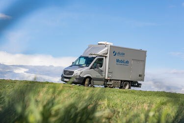 MOBILAB - The Mobile Laboratory