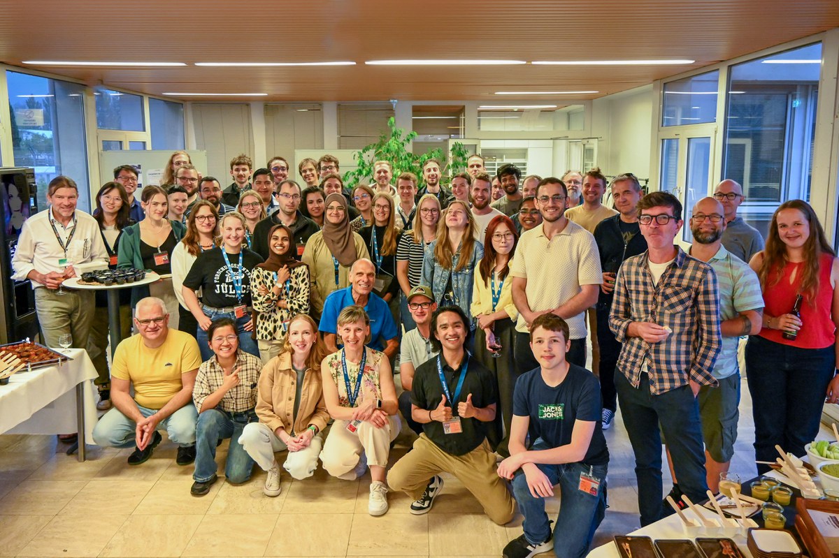 27th Laboratory Course on Neutron Scattering in Jülich and Grenoble