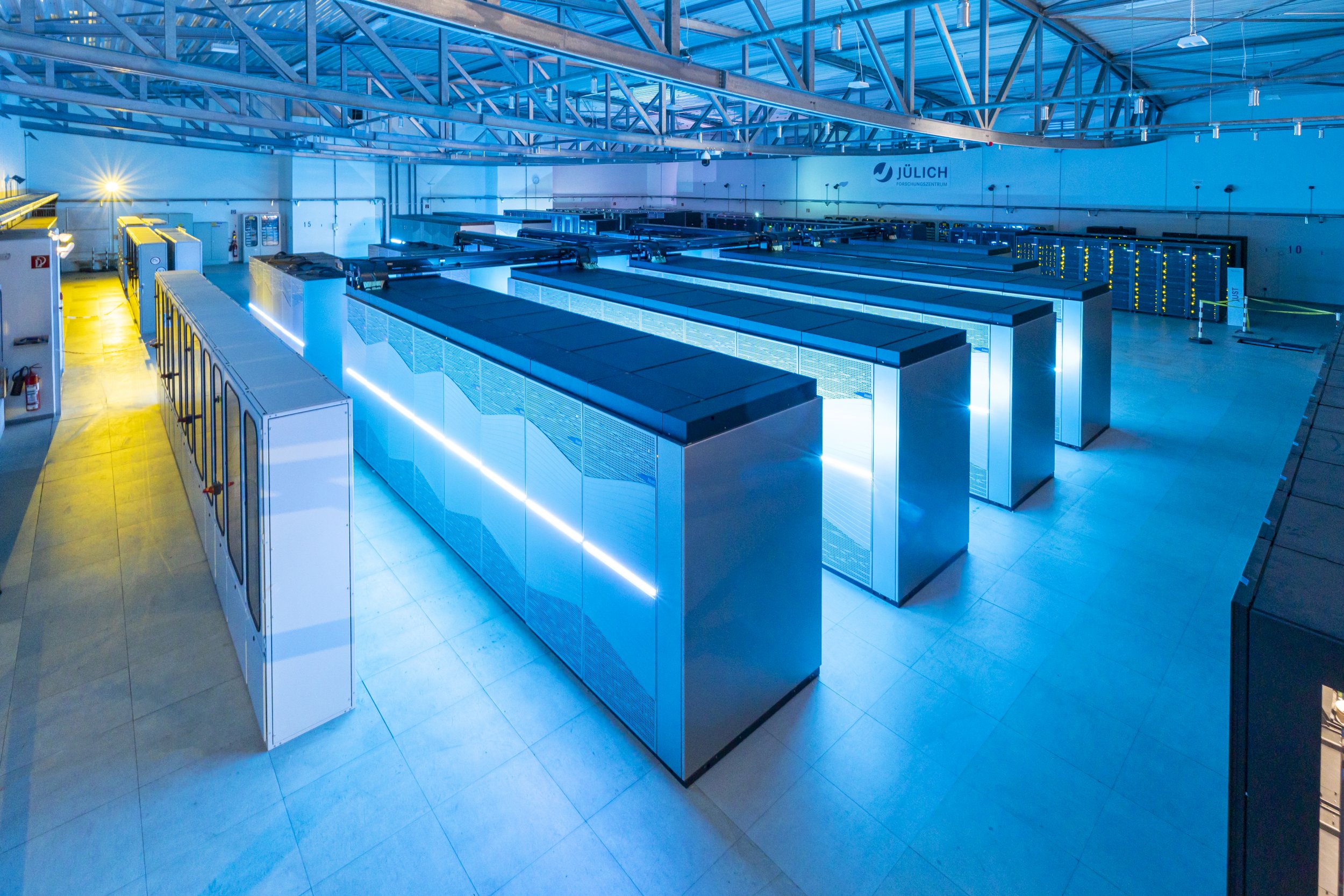 One step closer to exascale: EuroHPC and Forschungszentrum Jülich sign the hosting agreement for exascale supercomputer JUPITER