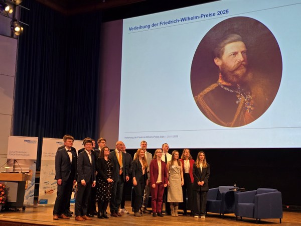 Clemens Wittberg received the Best Poster Award at Memrisys2025