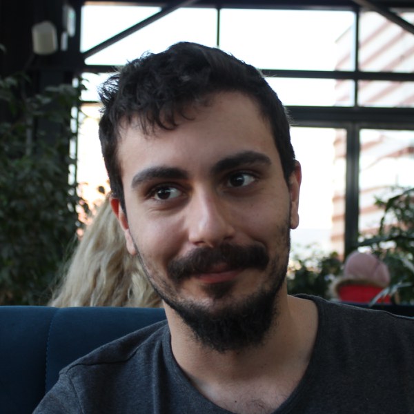 Ezel Üsten